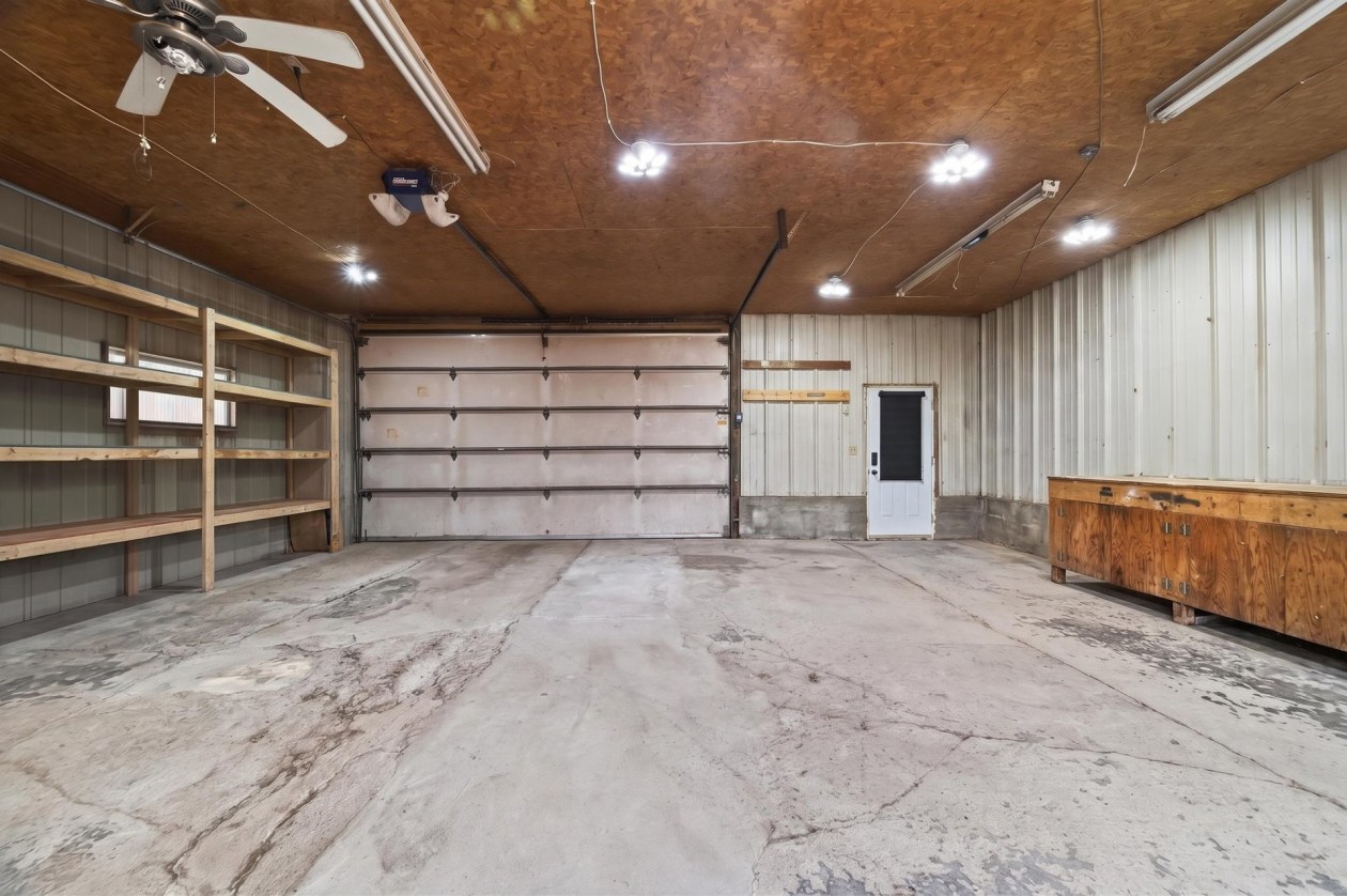 Garage — 295 Route 132 E., Sainte-Luce