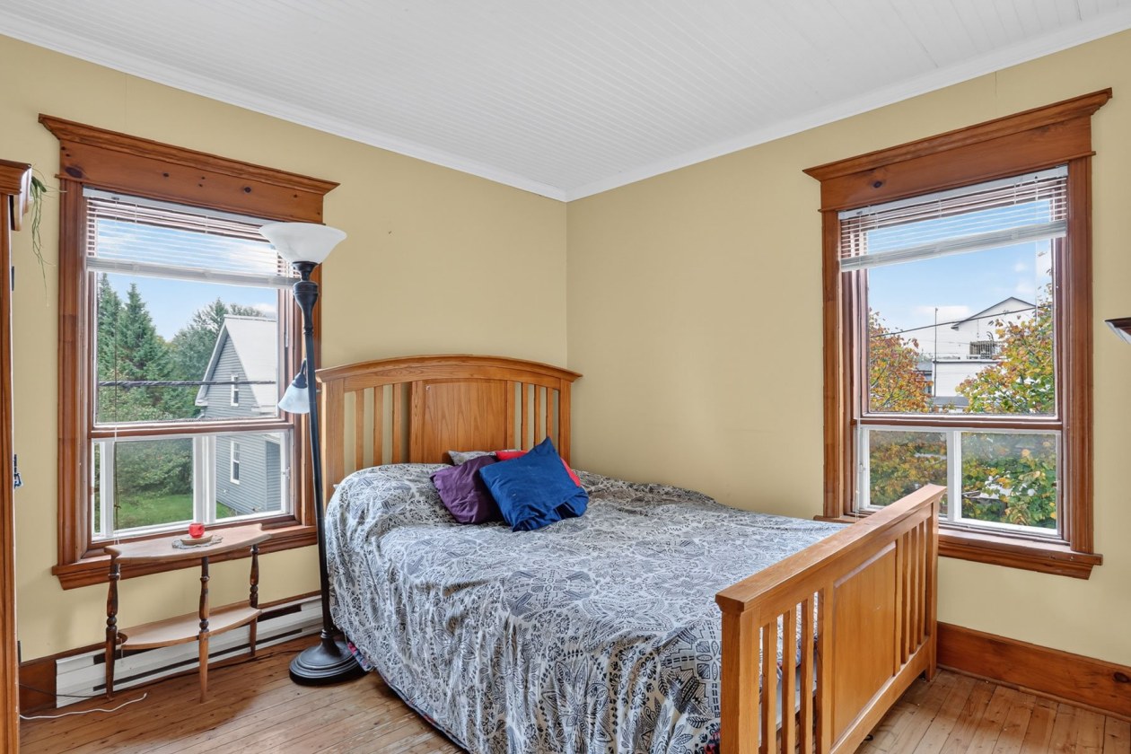Chambre à coucher principale — 5121 - 5125 Ch. des Pionniers, Shawinigan