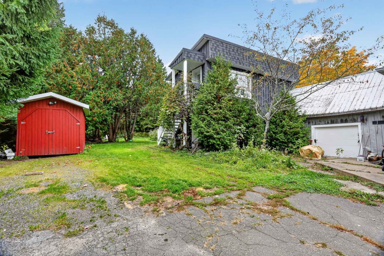Atelier — 5121 - 5125 Ch. des Pionniers, Shawinigan