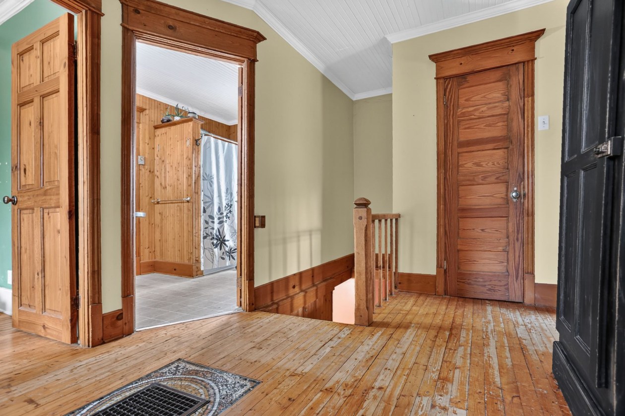 Corridor — 5121 - 5125 Ch. des Pionniers, Shawinigan