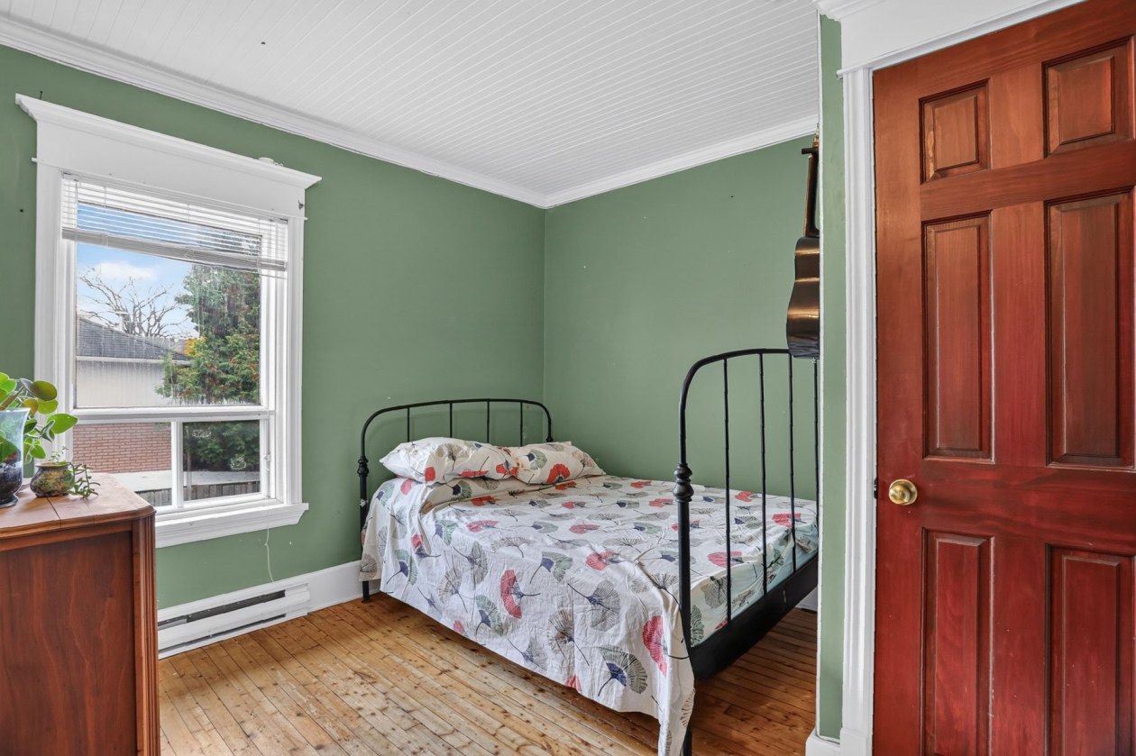 Chambre à coucher — 5121 - 5125 Ch. des Pionniers, Shawinigan