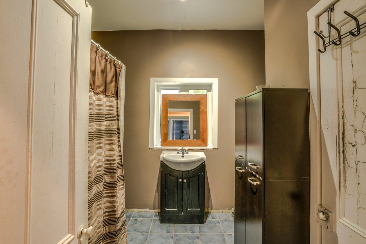 Salle de bains — 5029 - 5033 Rue St-Georges, Lévis