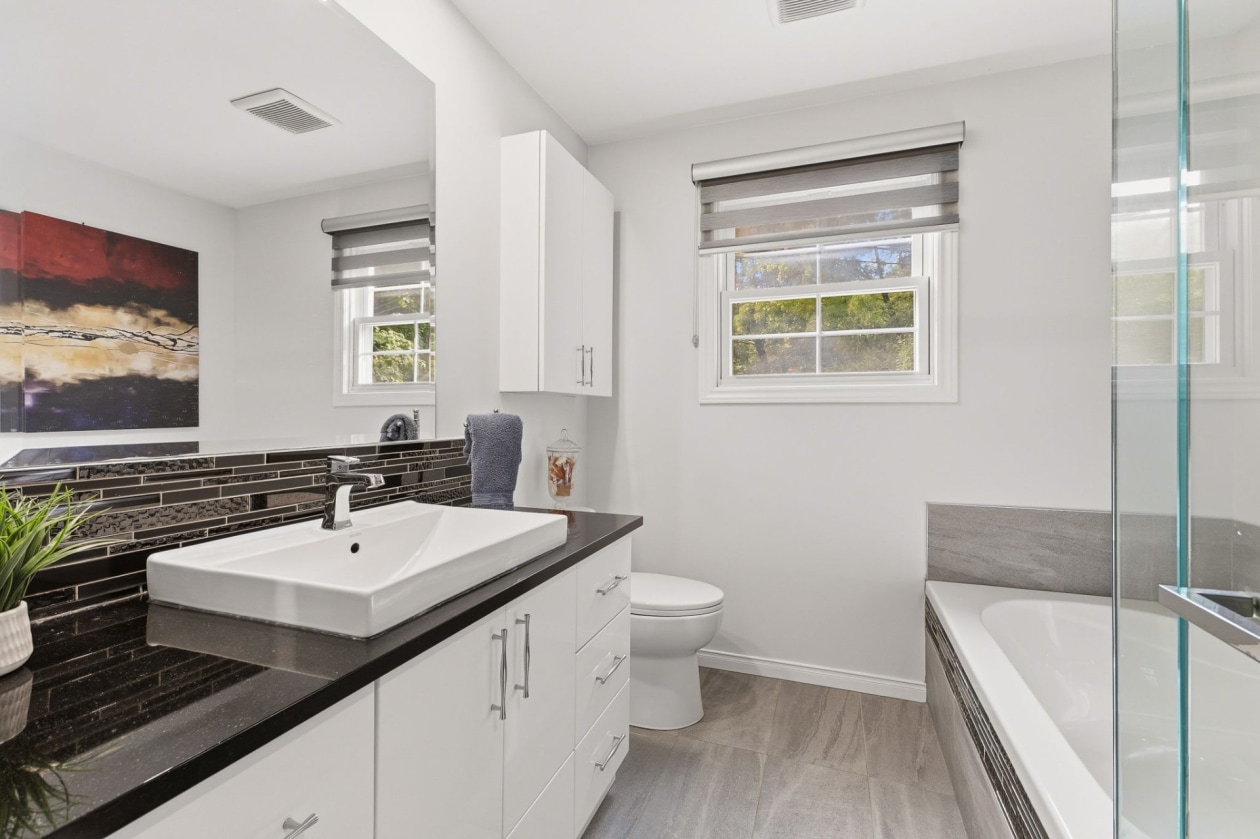 Salle de bains — 605 Rue O'Neil, Gatineau