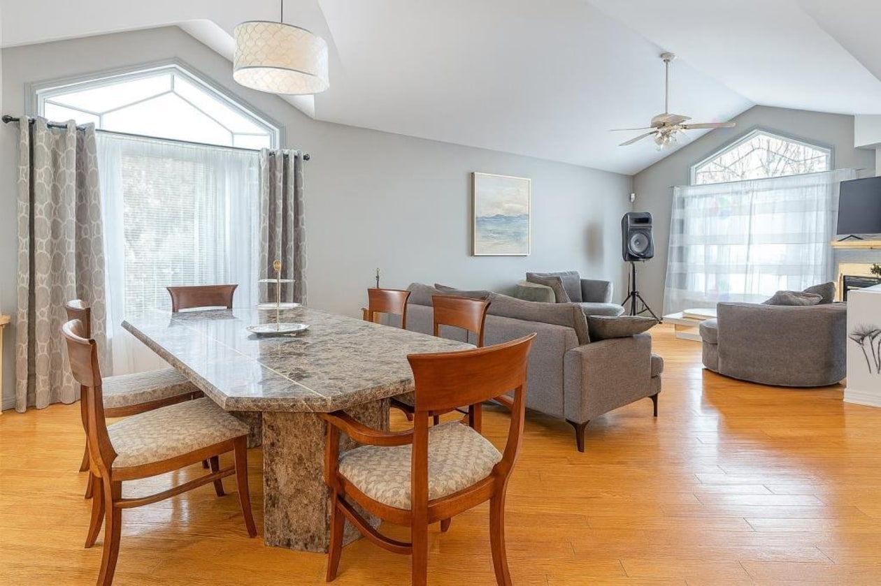 Salle à manger — 253 Rue du Châtelain, Repentigny