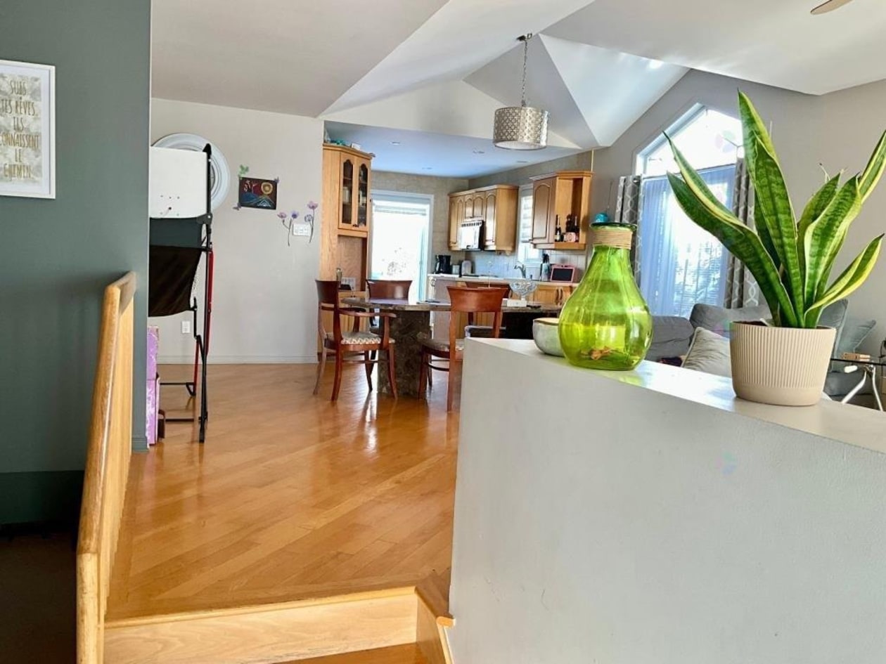 Salon — 253 Rue du Châtelain, Repentigny