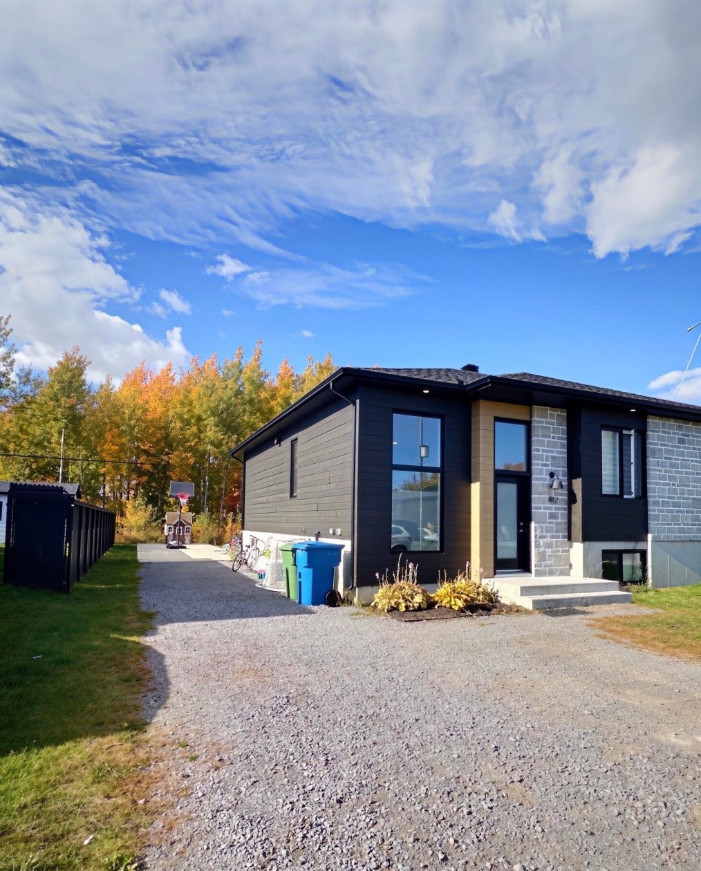 Façade — 812 Rue Monique-Saint-Pierre, Trois-Rivières