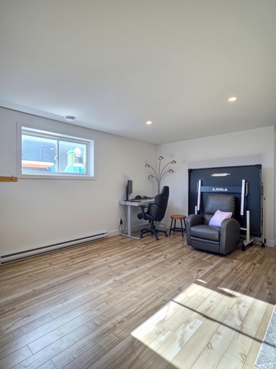 Salle familiale — 812 Rue Monique-Saint-Pierre, Trois-Rivières