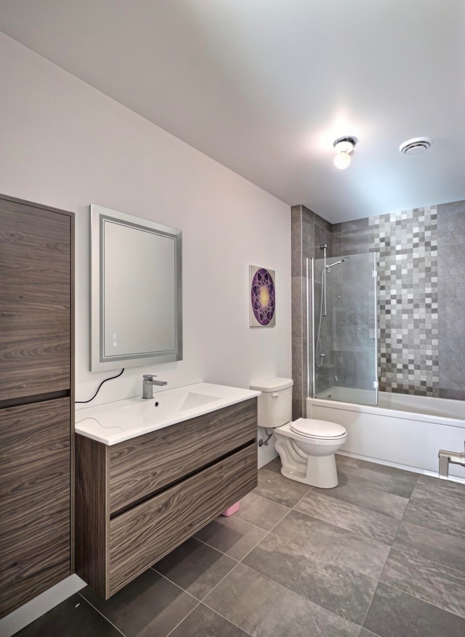 Salle de bains — 812 Rue Monique-Saint-Pierre, Trois-Rivières