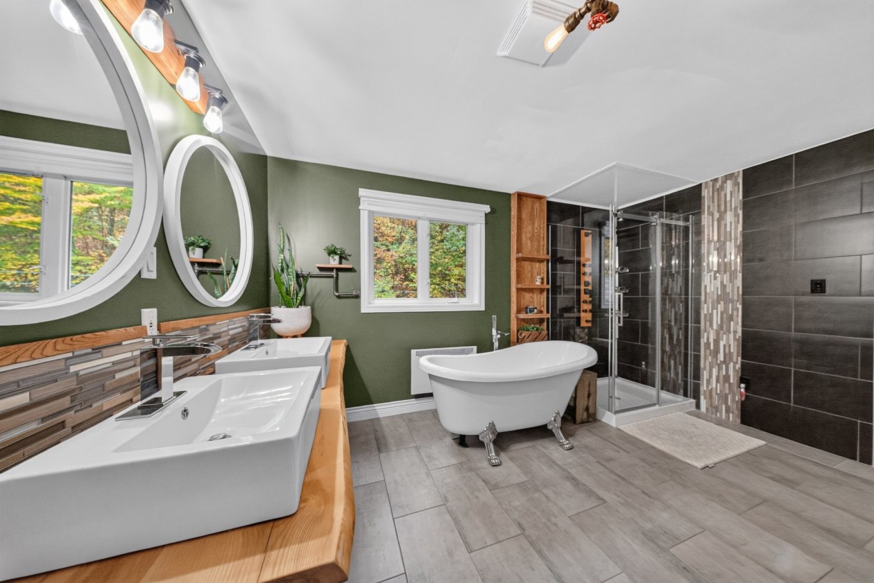 Salle de bains — 135 Ch. du Lac-Nick, Bolton-Est