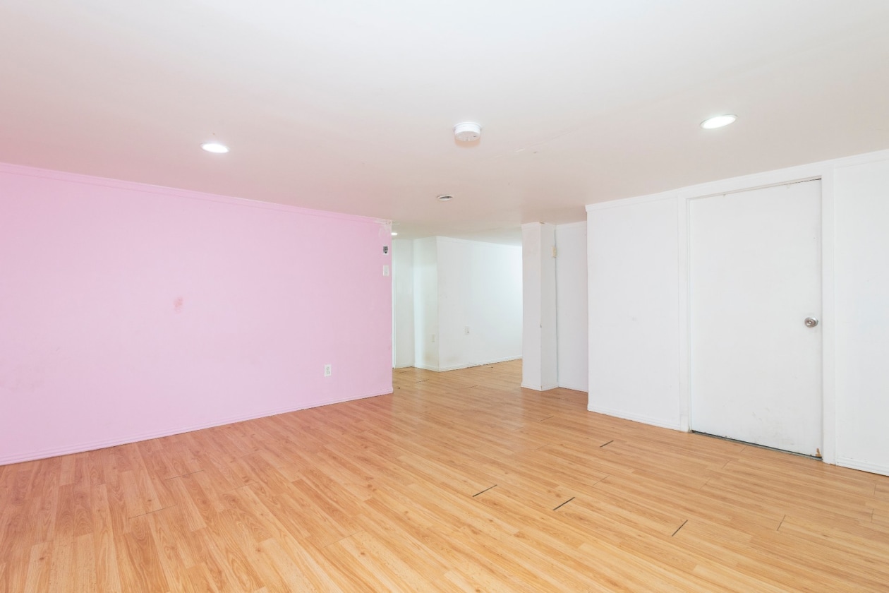 Salle familiale — 696 Boul. St-Jean-Baptiste, Mercier