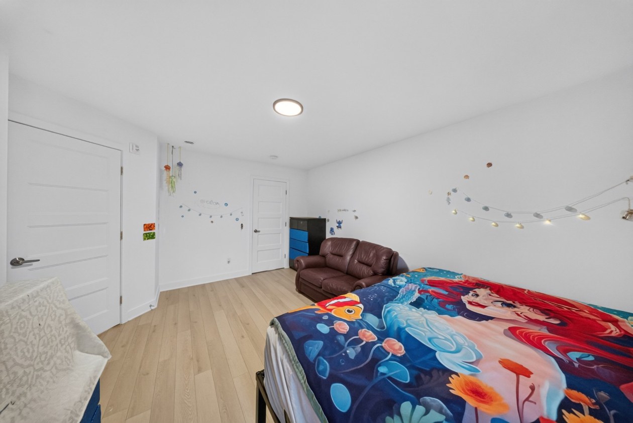 Chambre à coucher — 185 Mtée du Comté, Les Coteaux