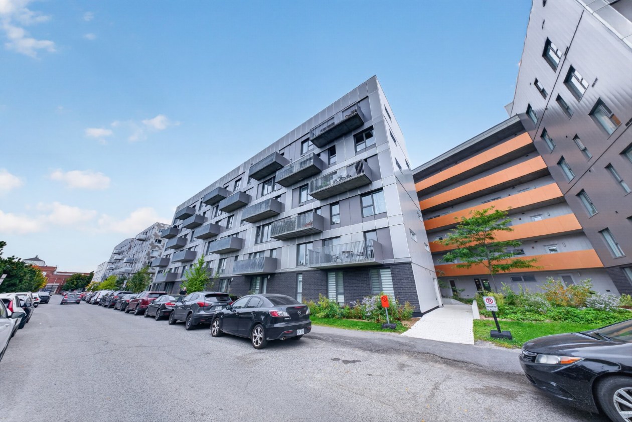 4240, Rue Augustin-Frigon