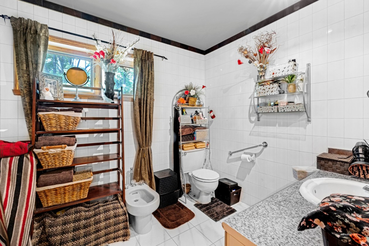 Salle de bains — 1971 Rue Chantal, Repentigny