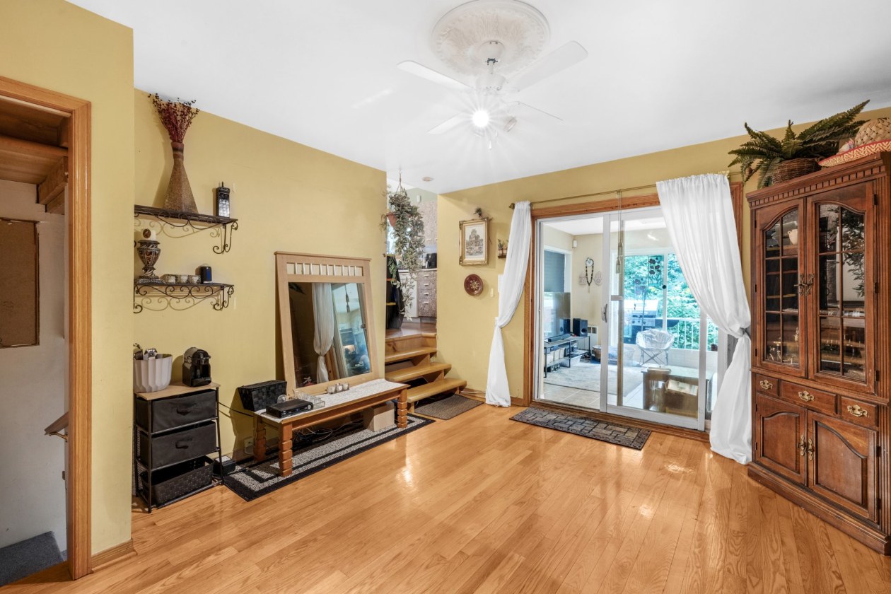Salle familiale — 1971 Rue Chantal, Repentigny