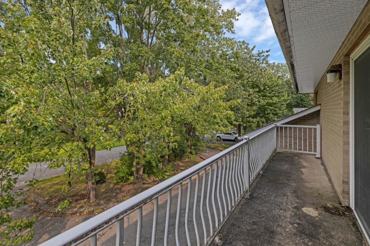 Balcon — 1971 Rue Chantal, Repentigny