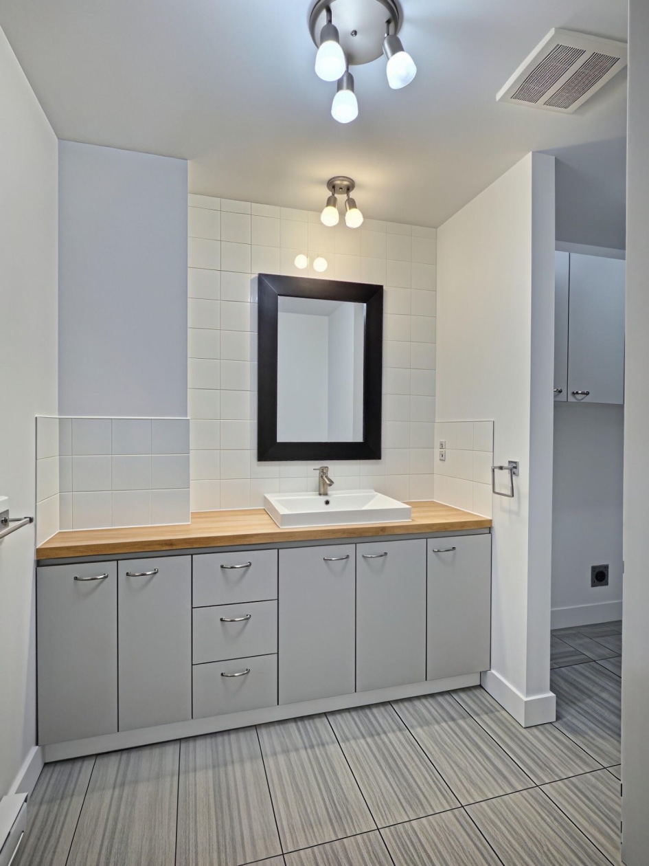 Salle de bains — 325 Rue des Forges, Trois-Rivières
