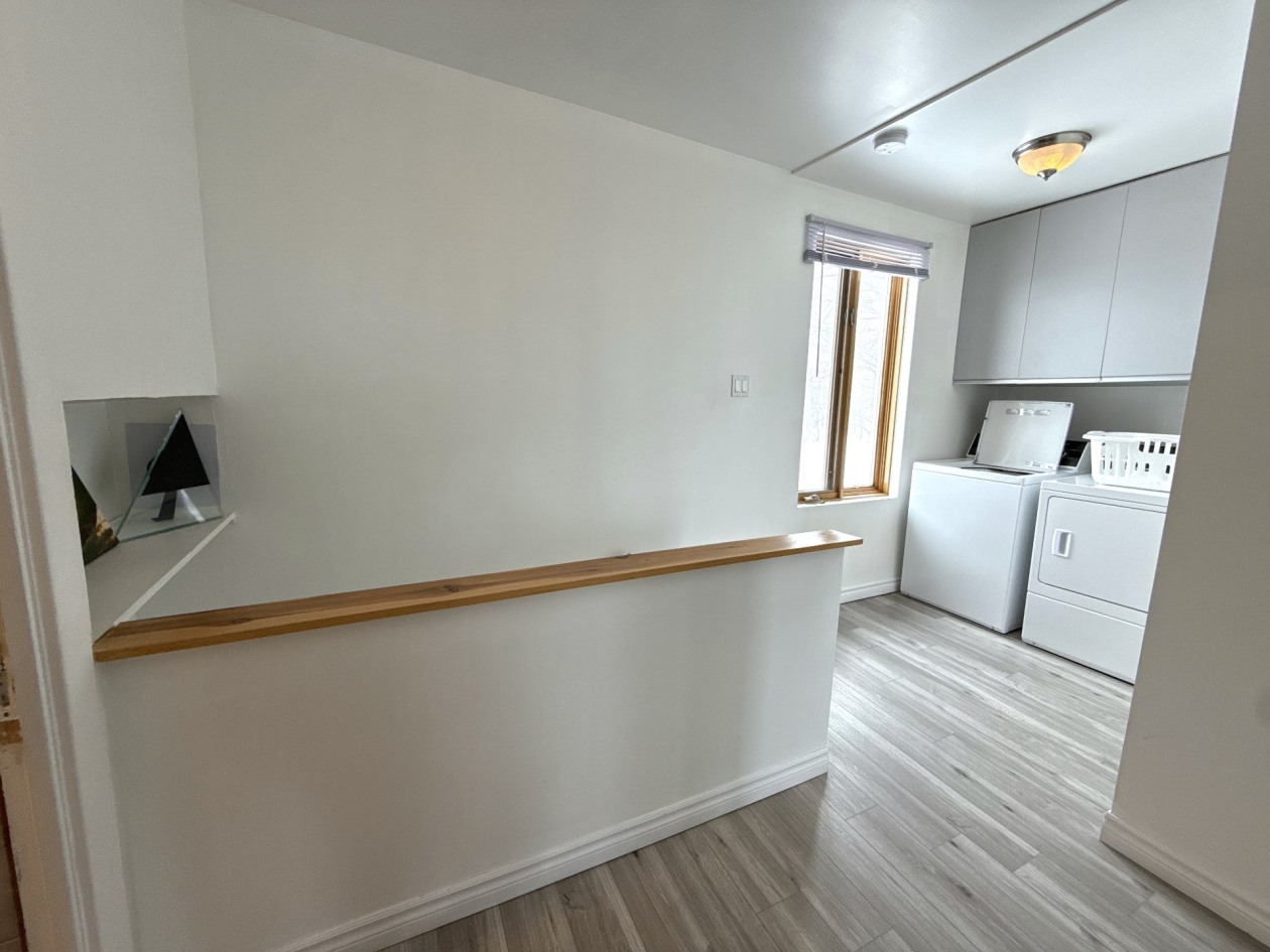 Salle de lavage — 106 - 110 Rue St-Joseph, Baie-Saint-Paul