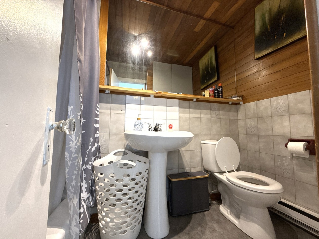 Salle de bains — 106 - 110 Rue St-Joseph, Baie-Saint-Paul