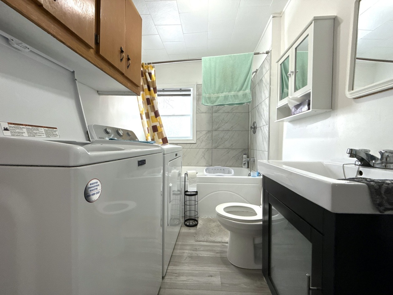Salle de bains — 106 - 110 Rue St-Joseph, Baie-Saint-Paul