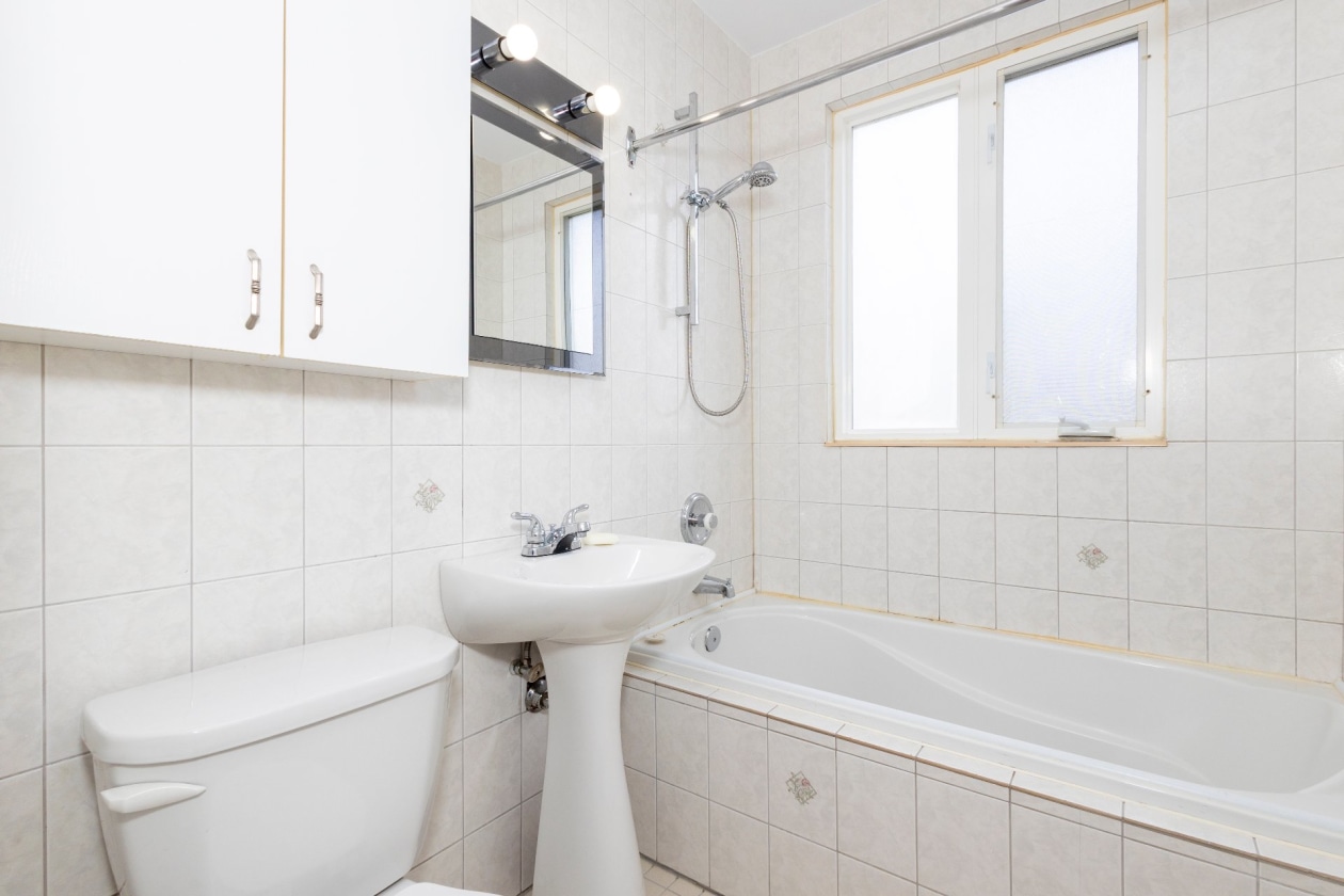 Salle de bains — 53 Boul. St-Francis, Châteauguay