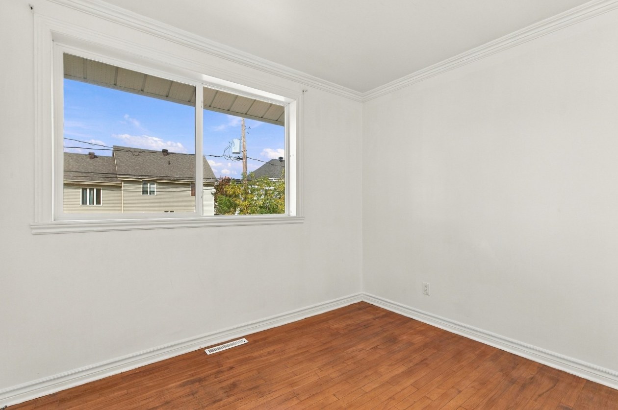 Chambre à coucher — 53 Boul. St-Francis, Châteauguay