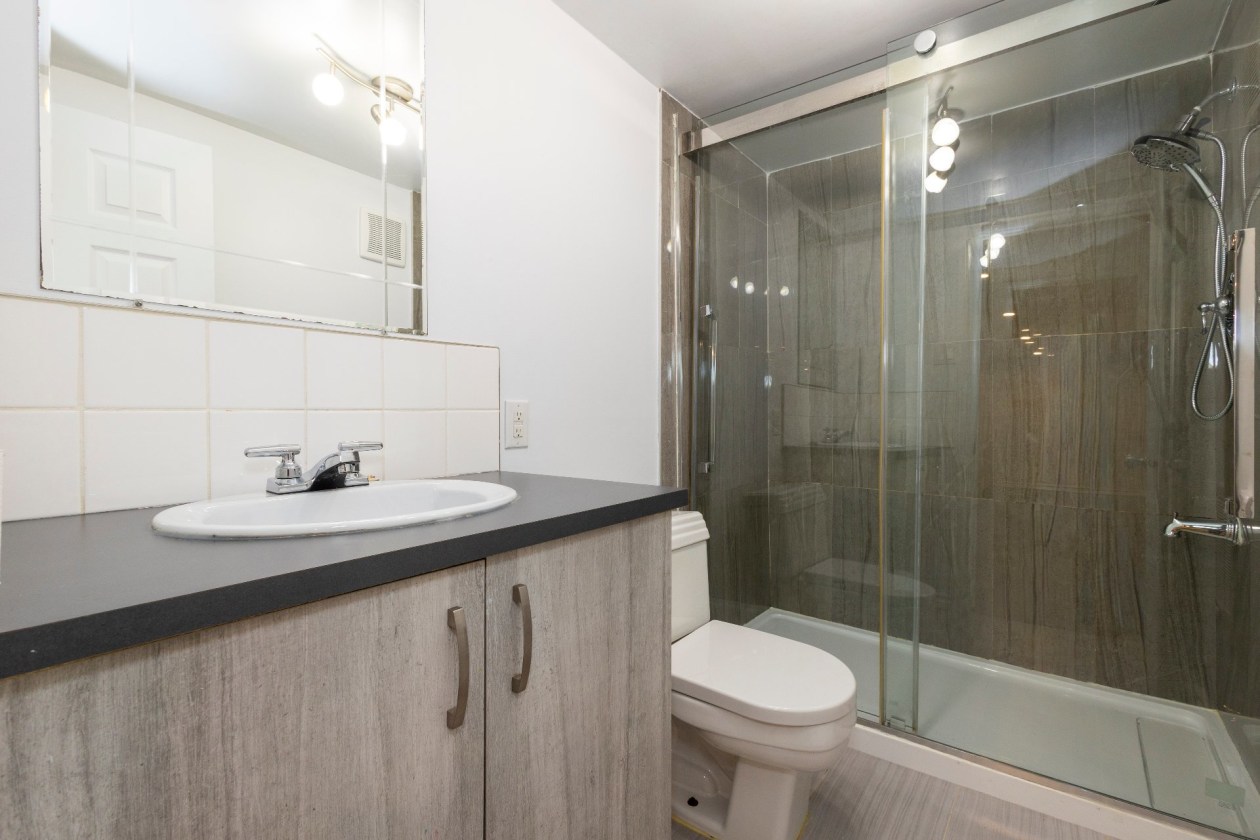 Salle de bains — 53 Boul. St-Francis, Châteauguay