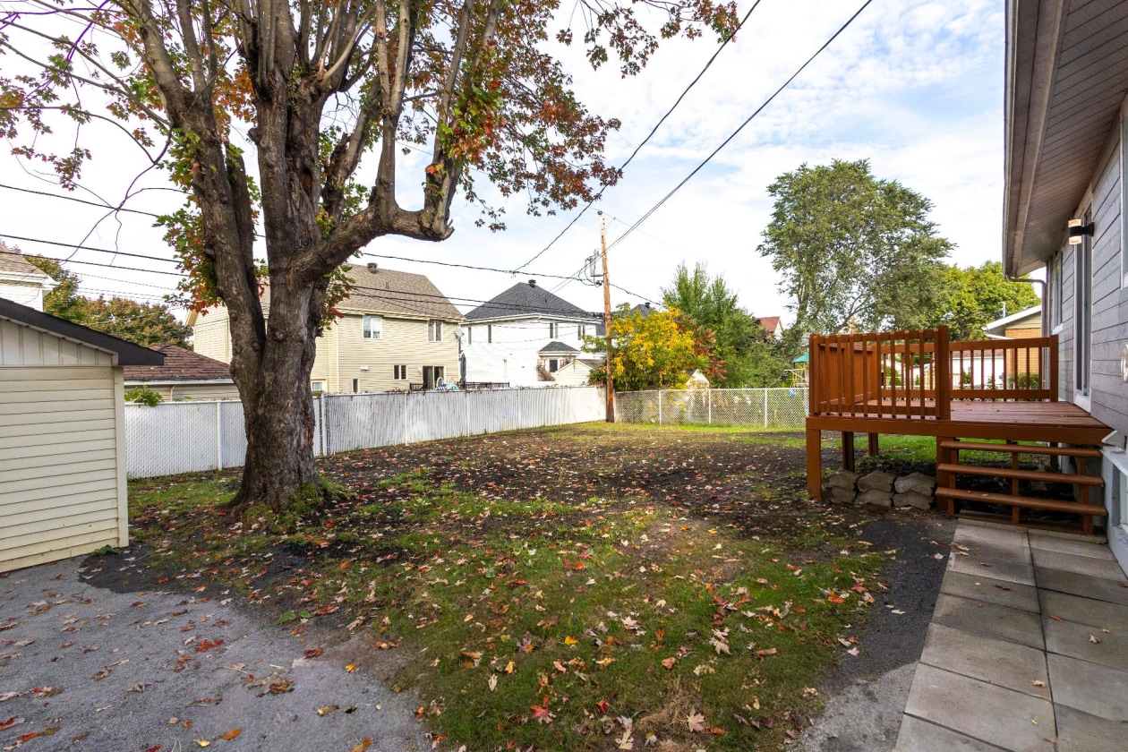 Cour — 53 Boul. St-Francis, Châteauguay