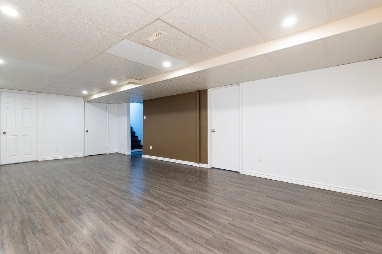 Salle familiale — 53 Boul. St-Francis, Châteauguay