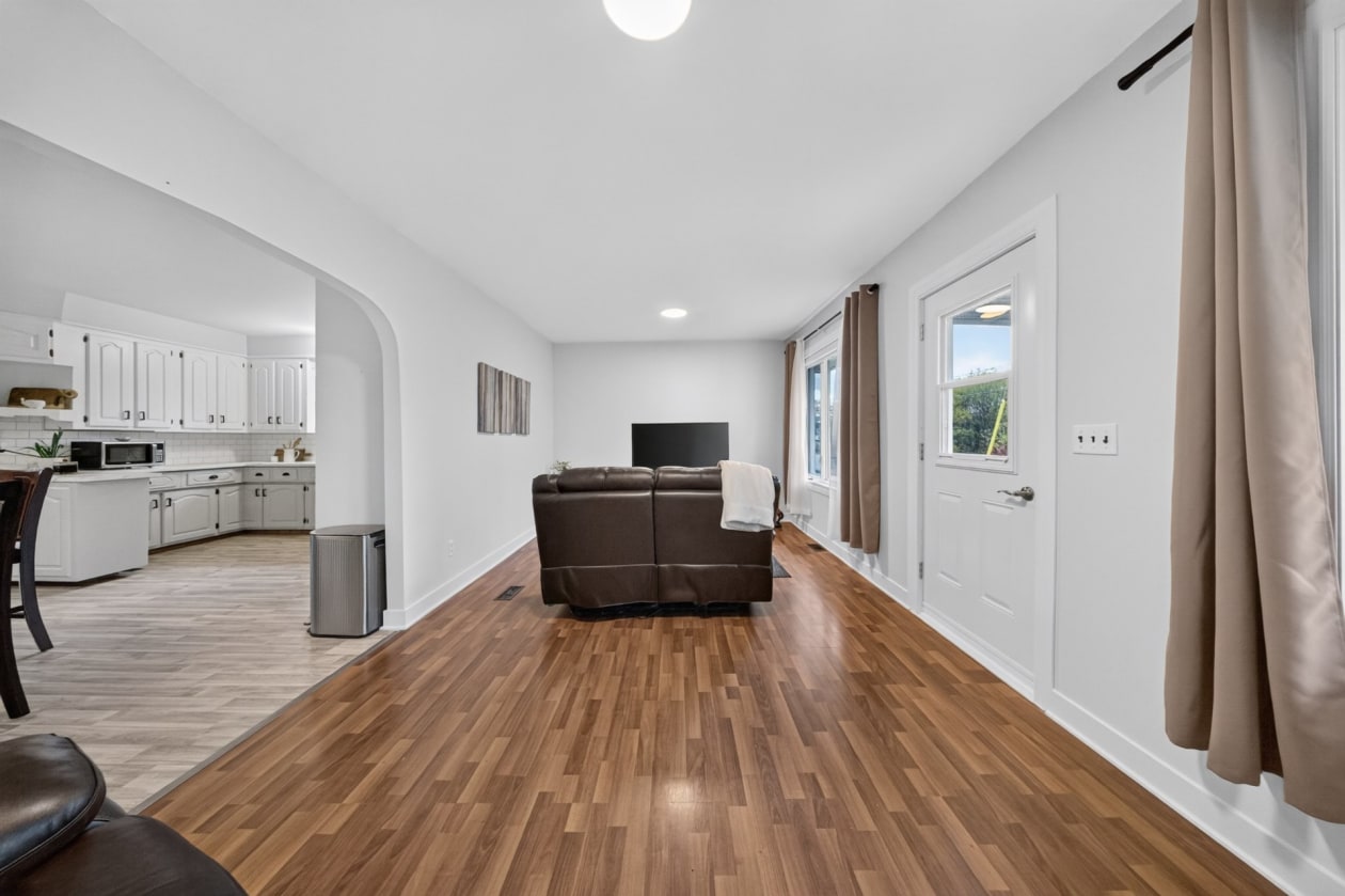 Salon — 322 Ch. de Fontainebleau, Weedon