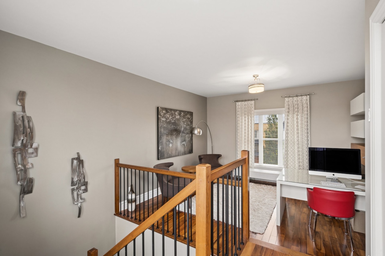 Mezzanine — 9441Z Rue Rousseau, Montréal