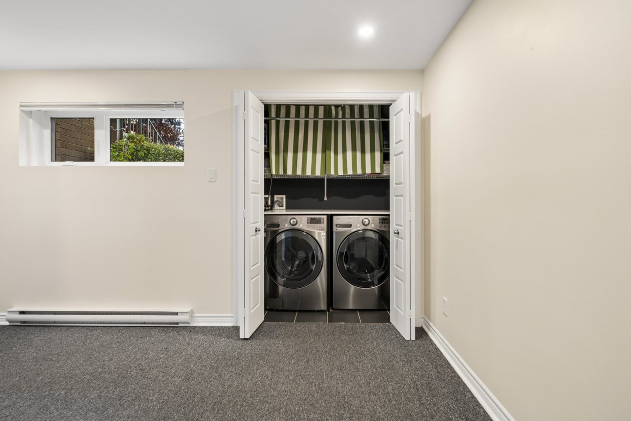 Salle de lavage — 9441 Rue Rousseau, Montréal