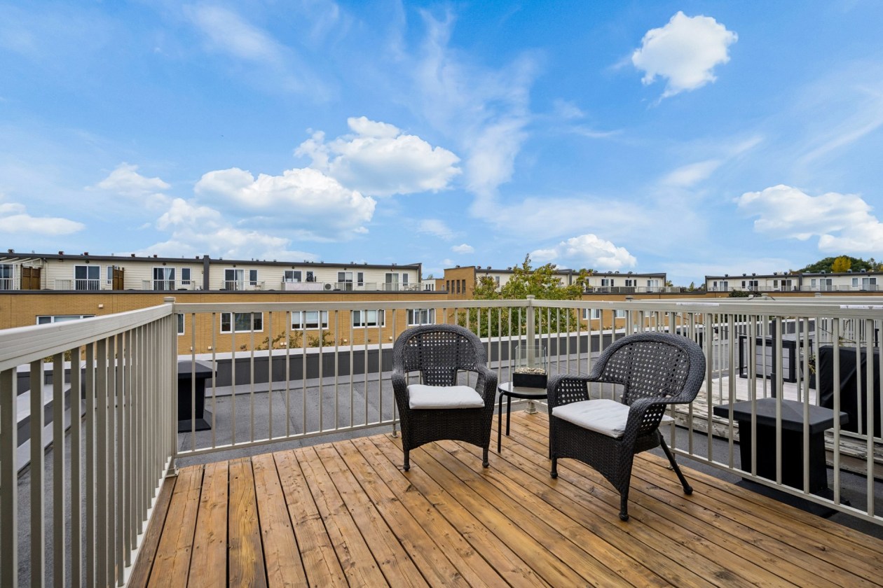 Terrasse — 9441 Rue Rousseau, Montréal