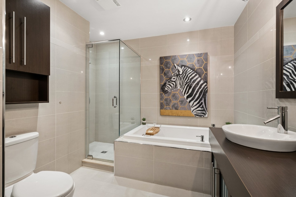 Salle de bains — 9441 Rue Rousseau, Montréal