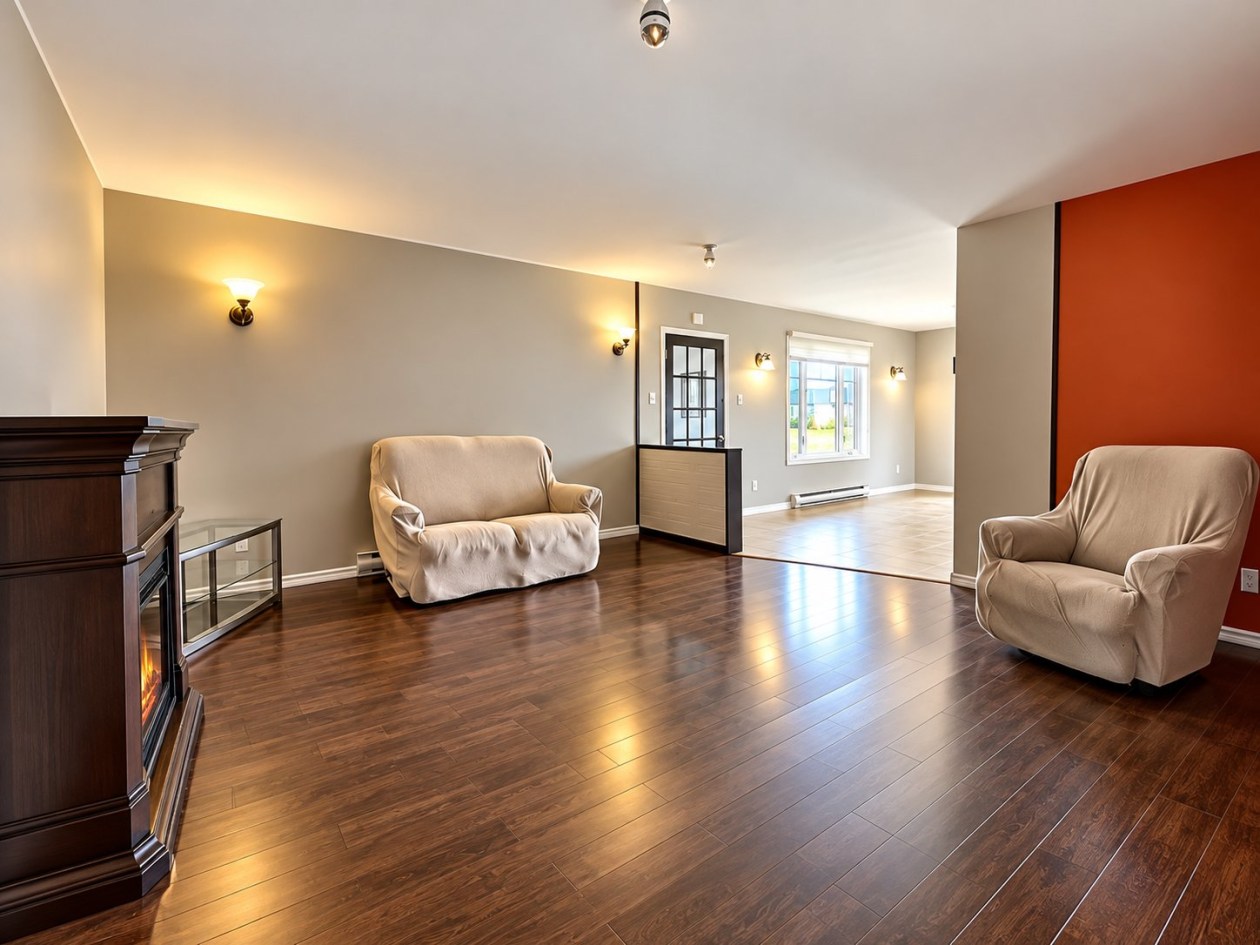 Salon — 3020 Boul. St-Jean-Baptiste, Saguenay