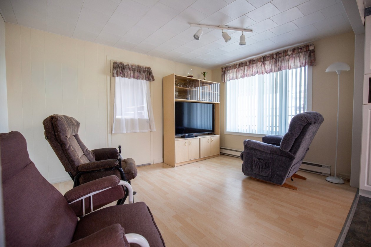 Salon — 61 - 63 Rue Notre-Dame, Notre-Dame-des-Monts