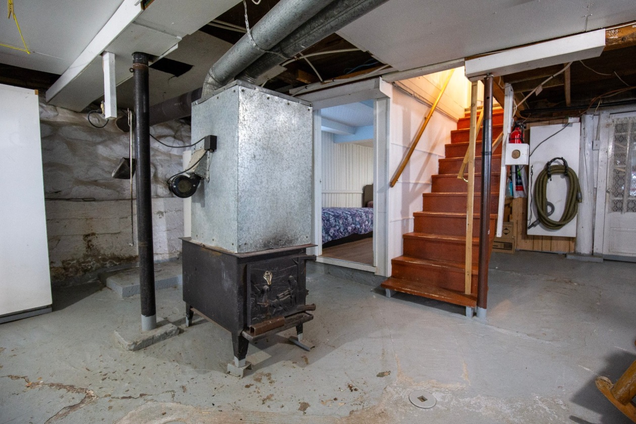 Salle familiale — 61 - 63 Rue Notre-Dame, Notre-Dame-des-Monts