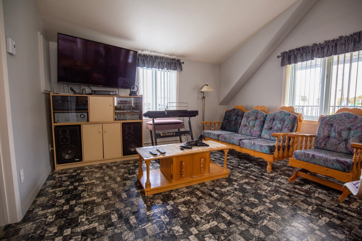 Salon — 61 - 63 Rue Notre-Dame, Notre-Dame-des-Monts
