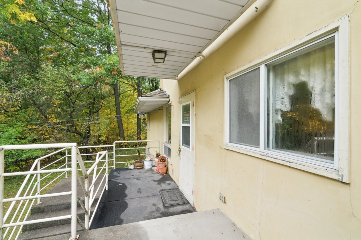 Balcon — 463 Ch. de la Rivière-du-Nord, Saint-Colomban
