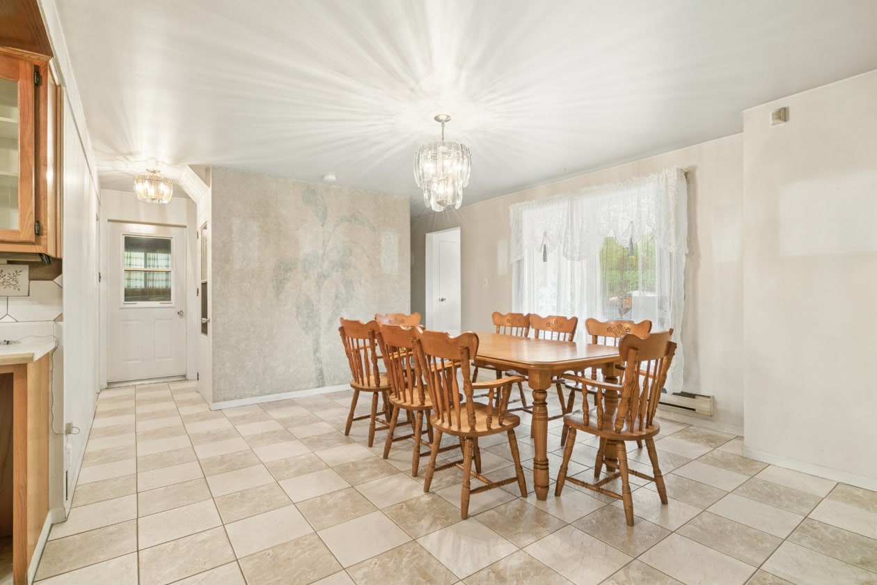 Salle à manger — 463 Ch. de la Rivière-du-Nord, Saint-Colomban