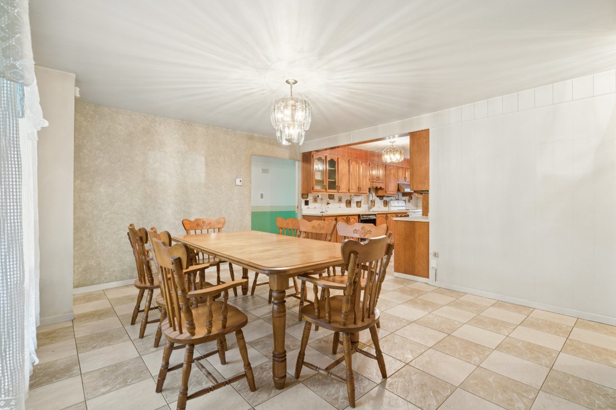Salle à manger — 463 Ch. de la Rivière-du-Nord, Saint-Colomban
