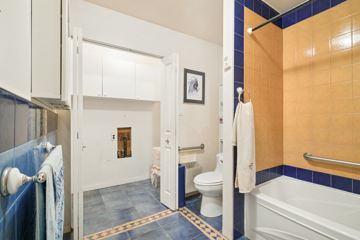Salle de bains — 463 Ch. de la Rivière-du-Nord, Saint-Colomban