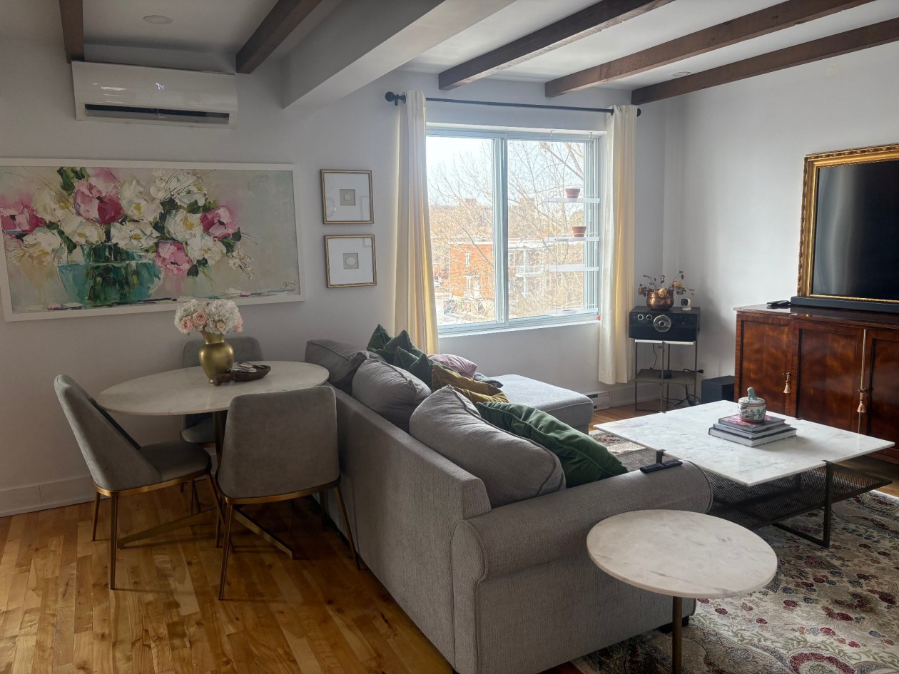 Salon — 545 23e Avenue, Montréal