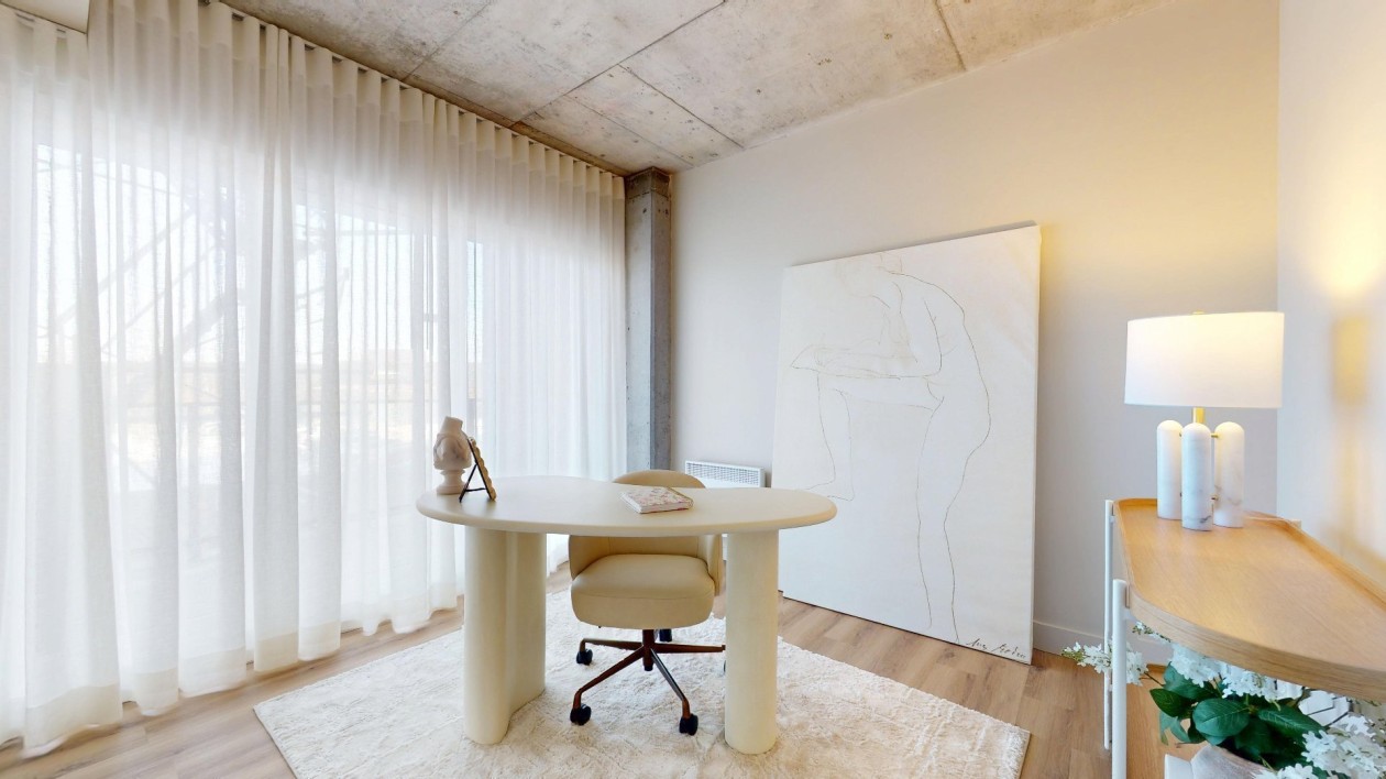 Office — 1555 Boul. Chomedey, Laval
