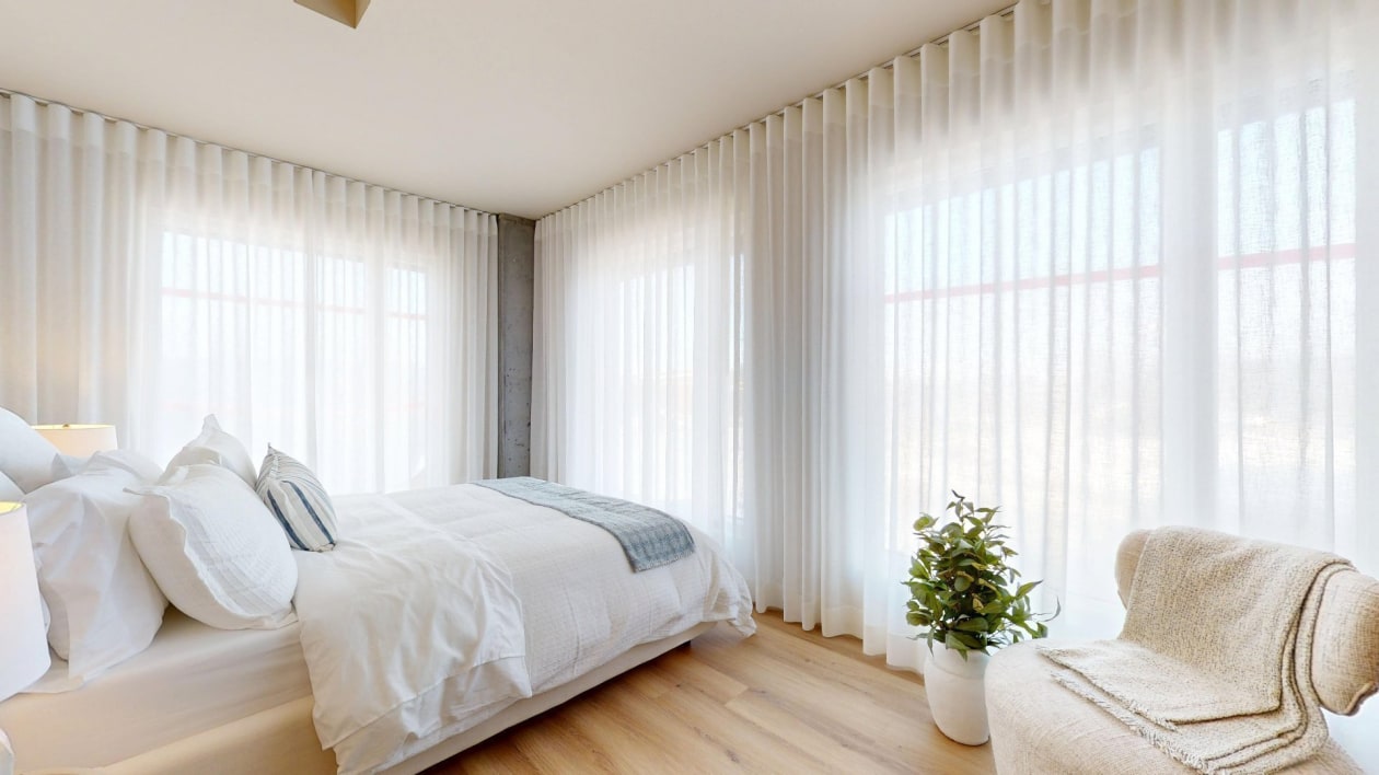 Master bedroom — 1555 Boul. Chomedey, Laval