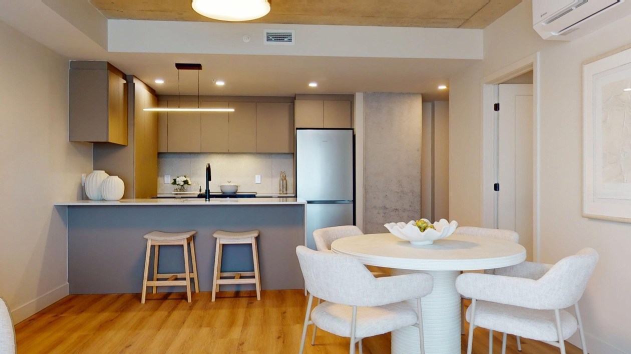 Salle à manger — 1555 Boul. Chomedey, Laval