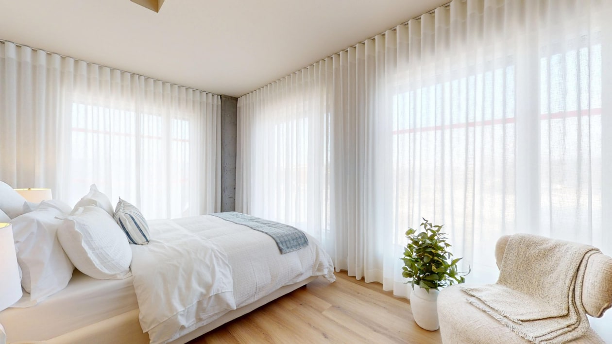 Chambre à coucher principale — 1555 Boul. Chomedey, Laval