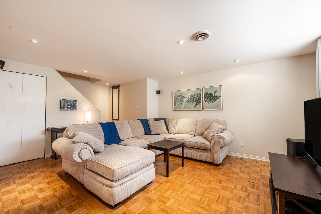 Salle familiale — 3730 Rue La Vérendrye, Sherbrooke