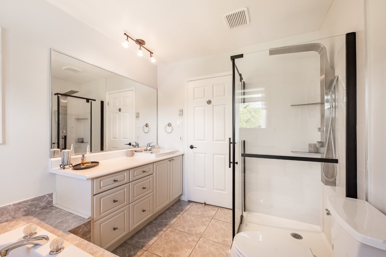 Salle de bains — 3730 Rue La Vérendrye, Sherbrooke