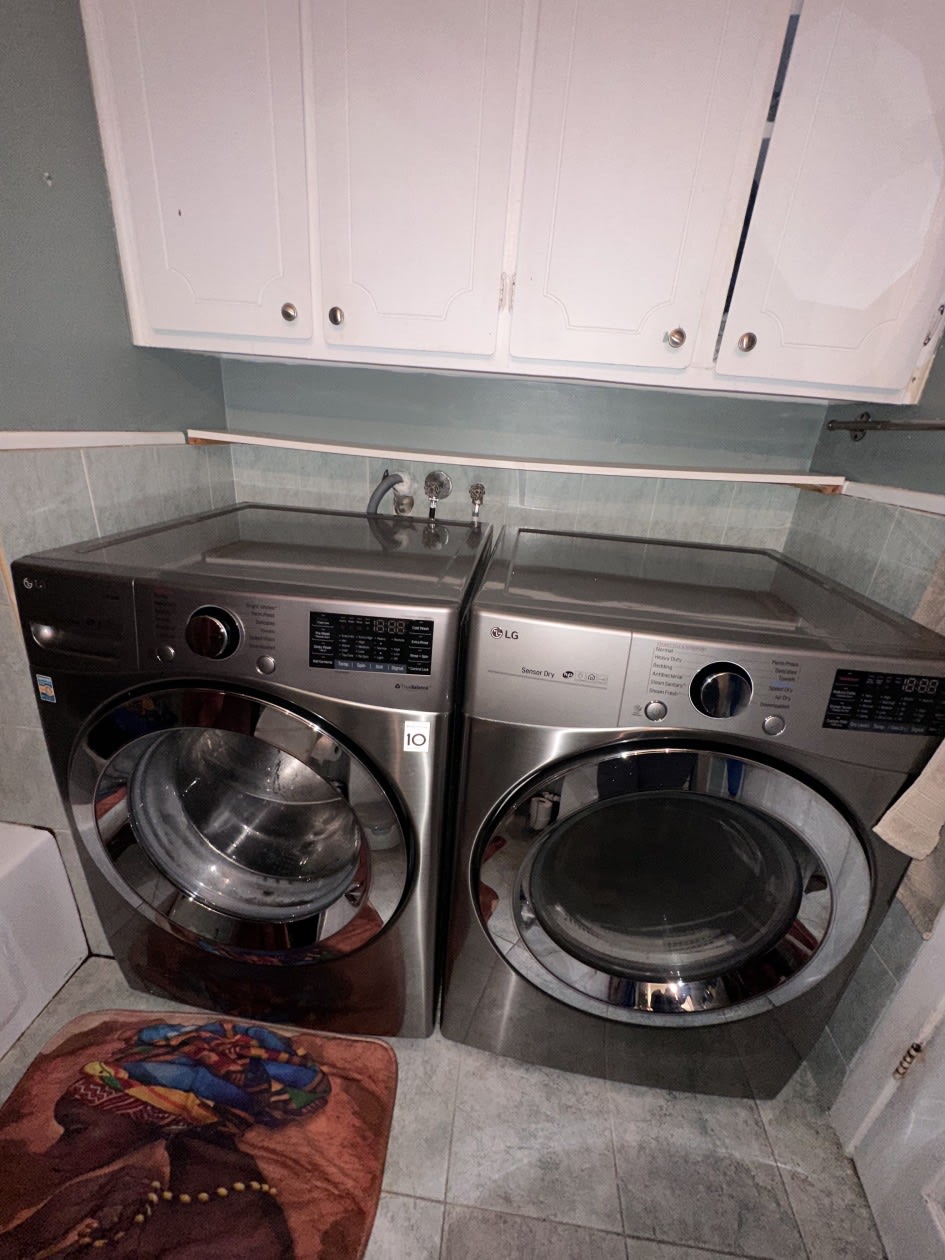 Salle de lavage — 3210 - 3212 Rue Bolduc, Montréal