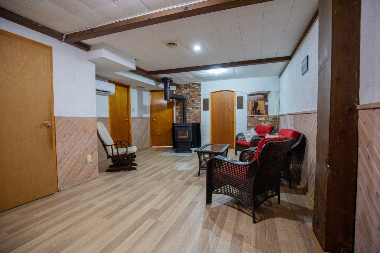 Salle familiale — 130 Rue Pierre-Bouliane, La Malbaie